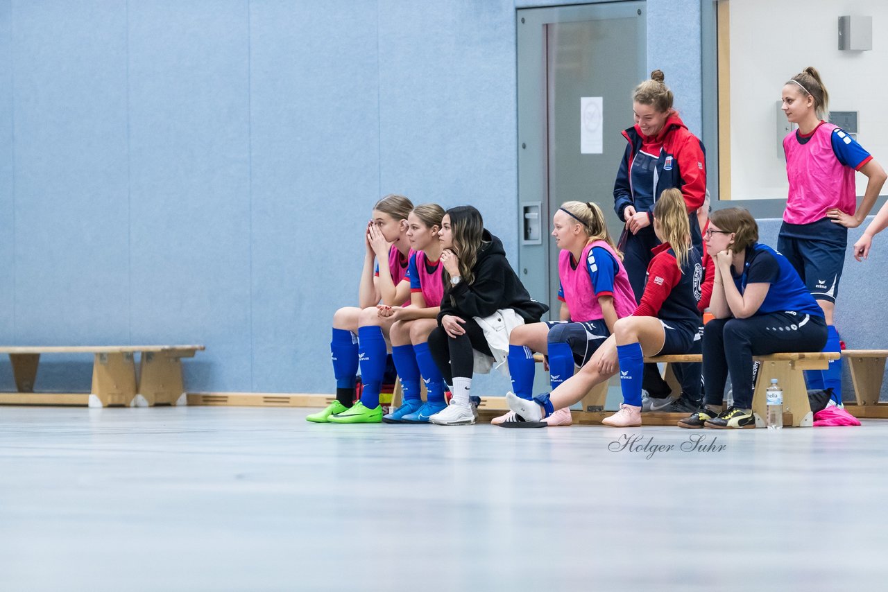 Bild 77 - F Loewinnen Hallen Cup